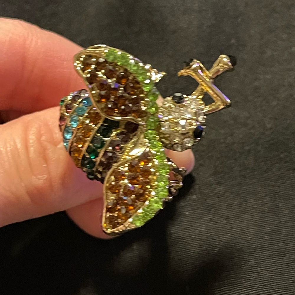 Bumble bee statement ring! - Picture 2 of 3